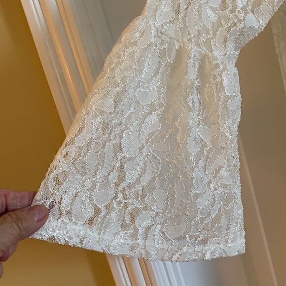 Cezanne medium mini lace dress over lining with bell sleeves - Picture 3 of 8